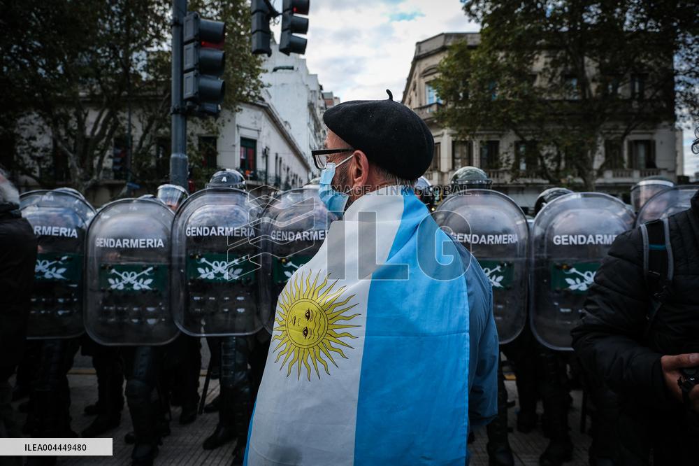 Pensioners Protest Against Milei s Austerity Measures - Buenos Aires