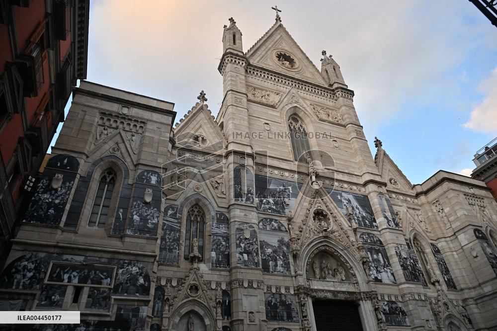 JR Presents Who Are You, Naples? Exhibition in Naples