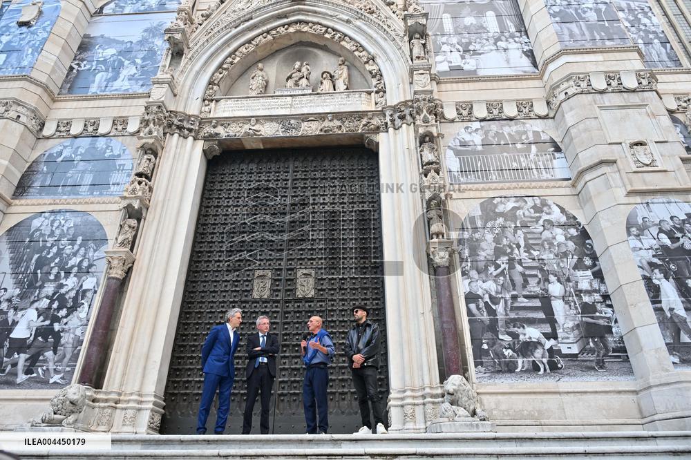 JR Presents Who Are You, Naples? Exhibition in Naples