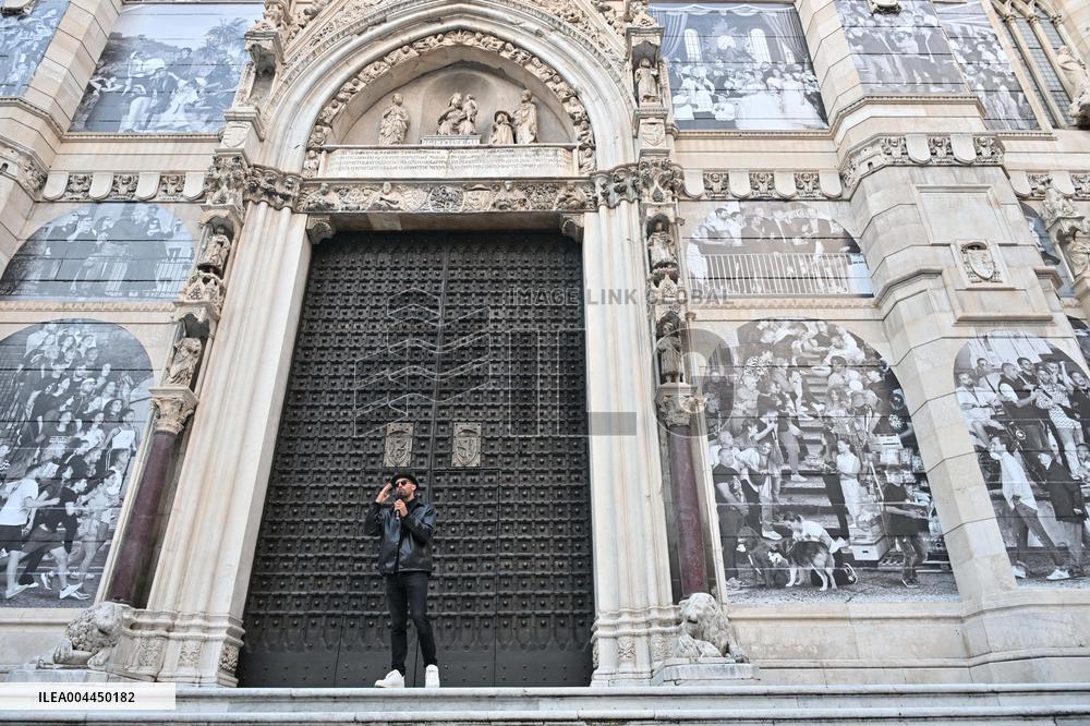 JR Presents Who Are You, Naples? Exhibition in Naples