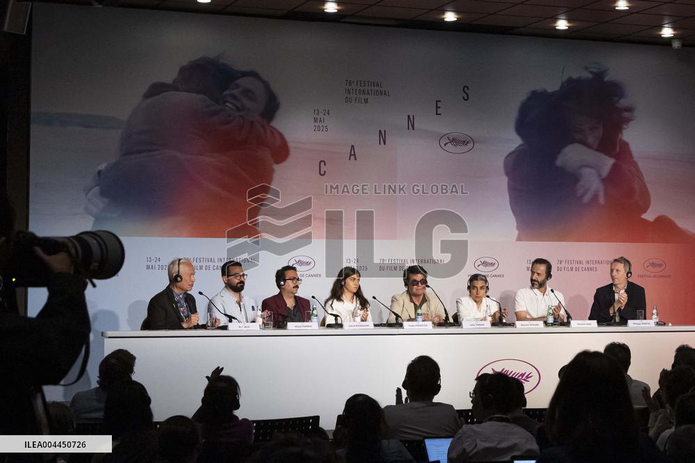 Cannes - Un Simple Accident Press Conference