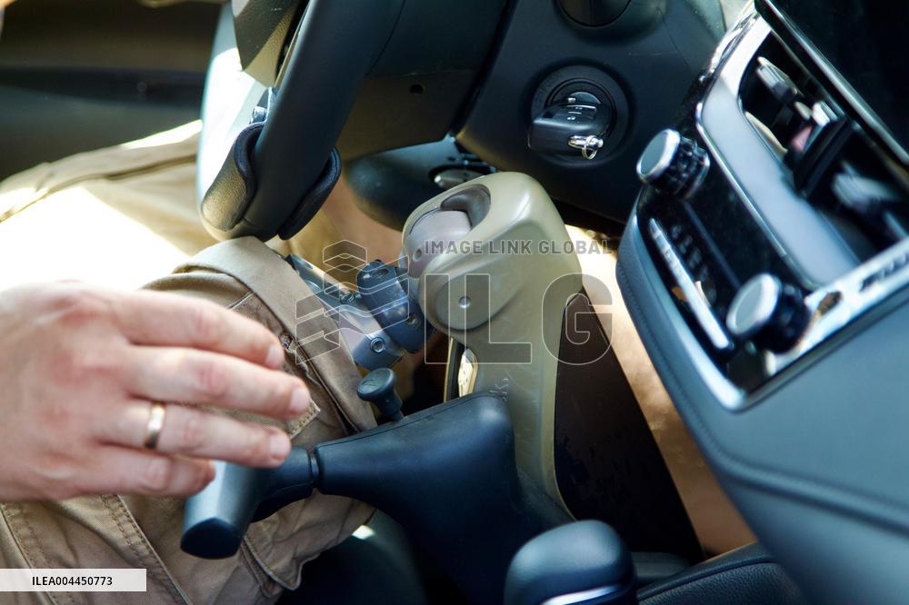 Official handover of adapted vehicles for inclusive driving schools in Kyiv