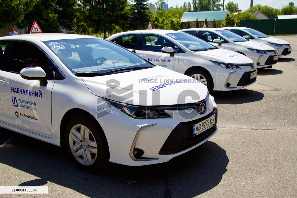 Official handover of adapted vehicles for inclusive driving schools in Kyiv