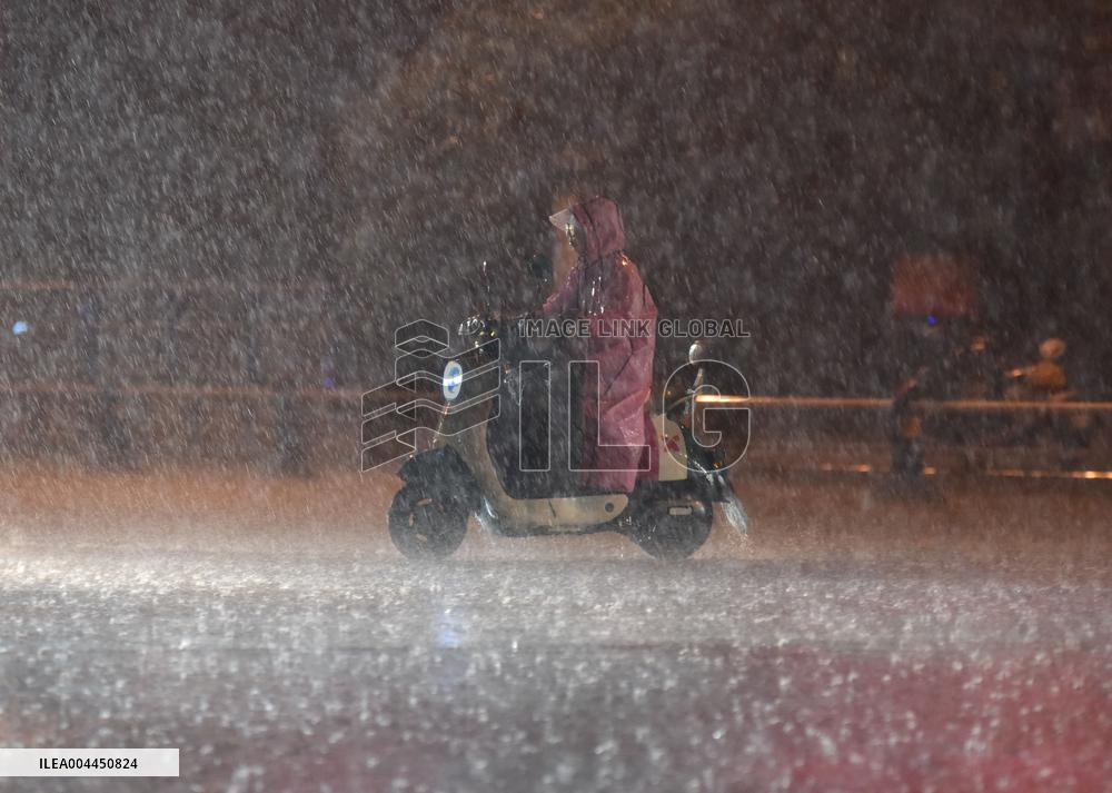 CCTV Issued Rainstorm Yellow Alert