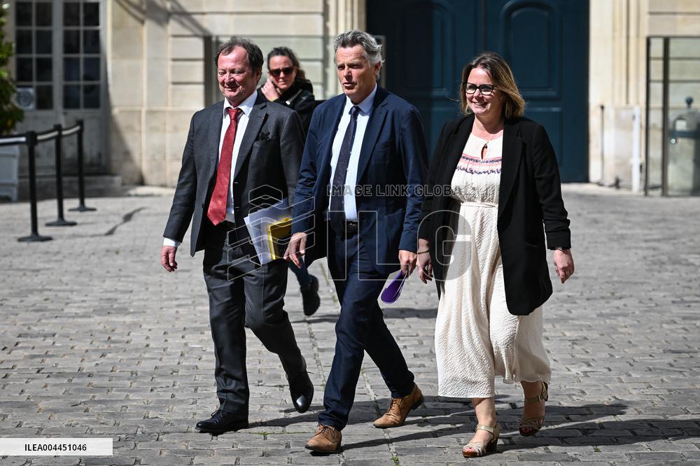 Meetings between PM Francois Bayrou and party leaders in Paris - FA