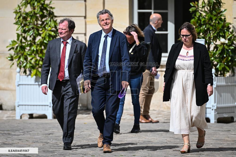 Meetings between PM Francois Bayrou and party leaders in Paris - FA