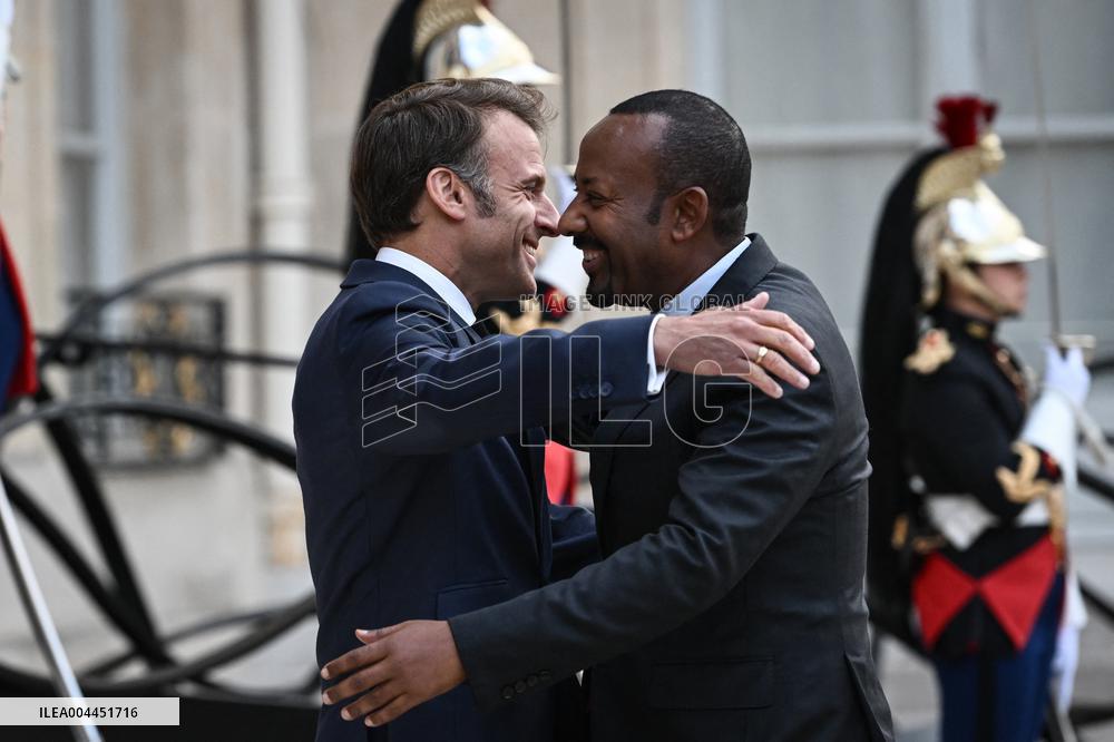 Emmanuel Macron welcomes Abiy Ahmed at the Elysee FA