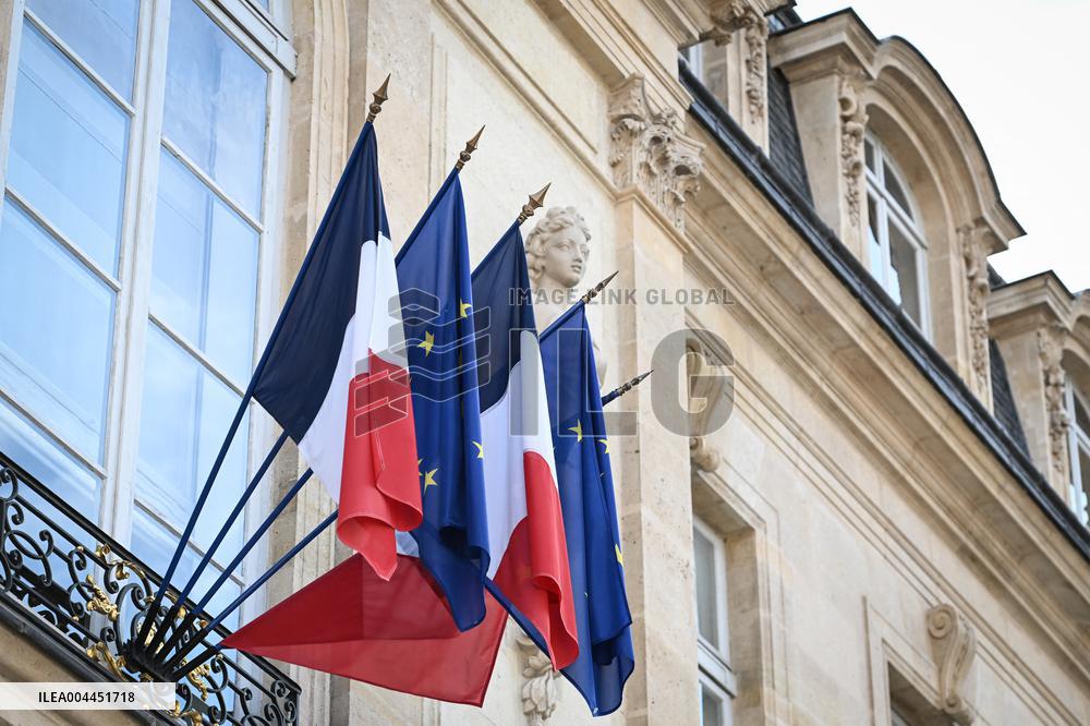 Emmanuel Macron welcomes Abiy Ahmed at the Elysee FA