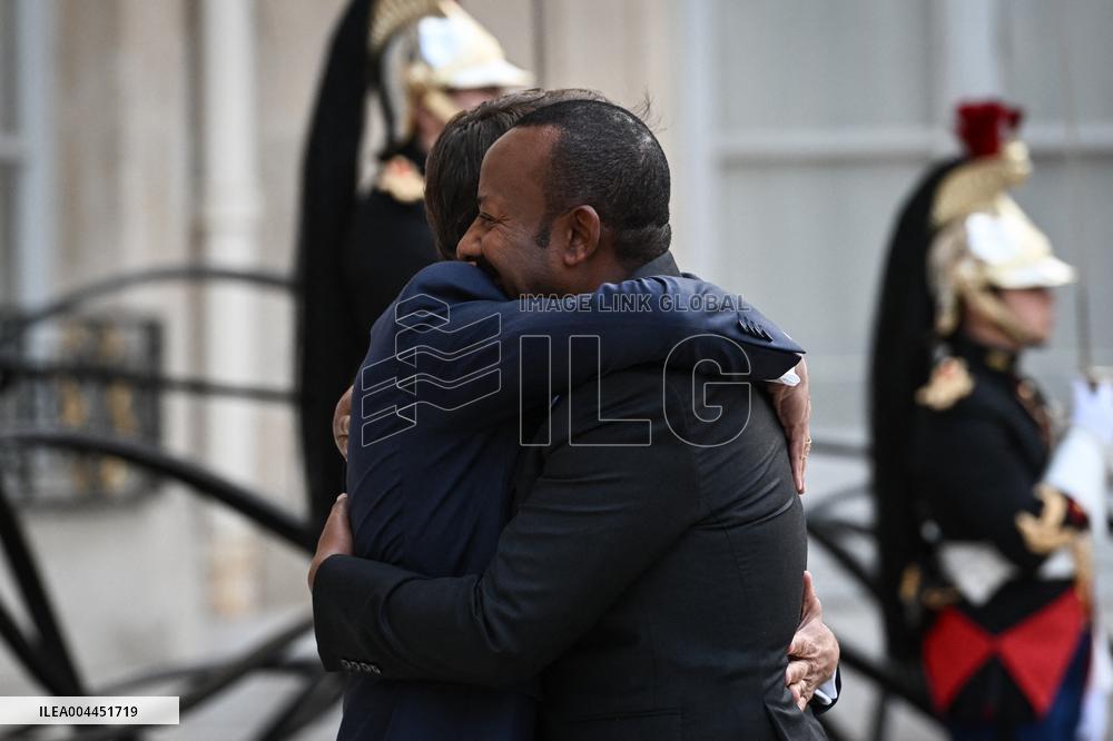 Emmanuel Macron welcomes Abiy Ahmed at the Elysee FA