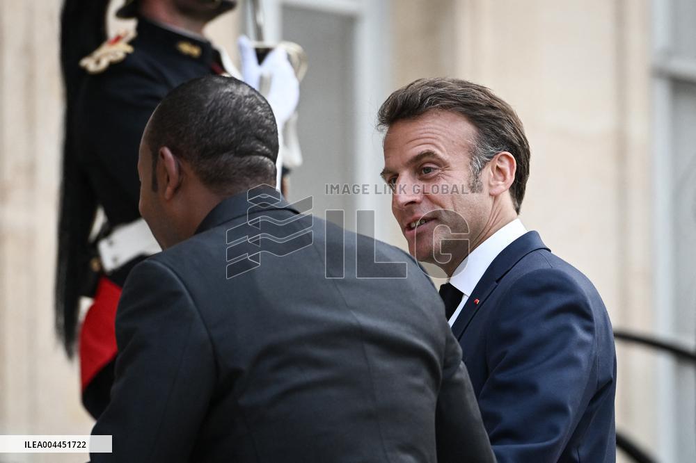 Emmanuel Macron welcomes Abiy Ahmed at the Elysee FA