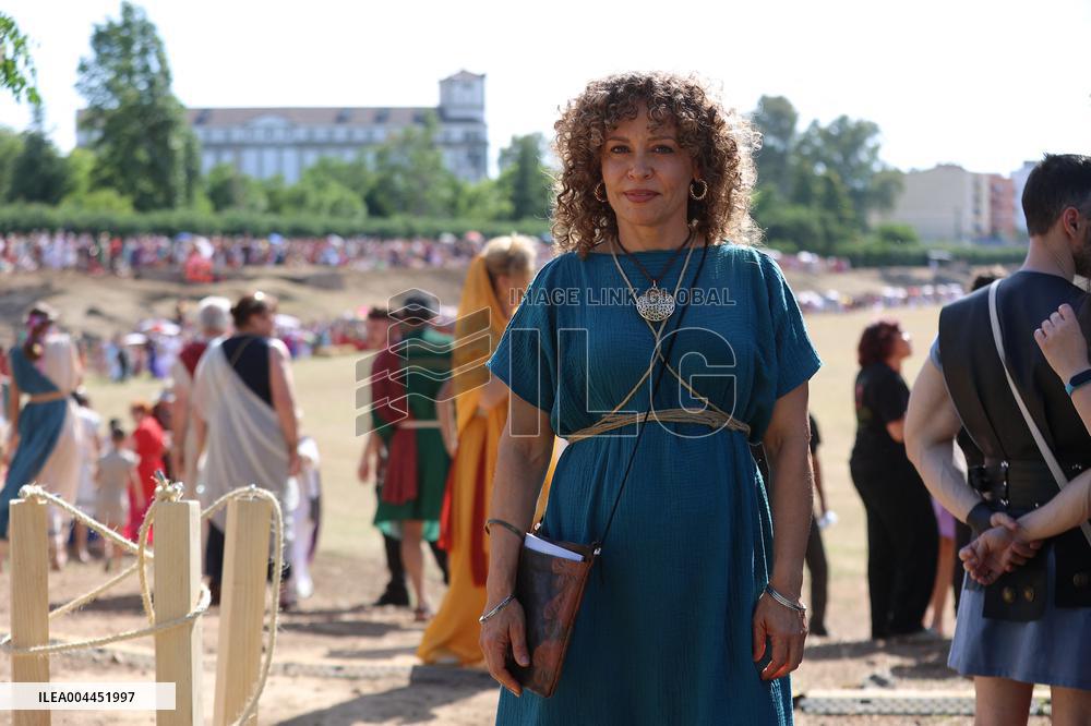 Roman Chariot Race During Emerita Lvdica - Spain