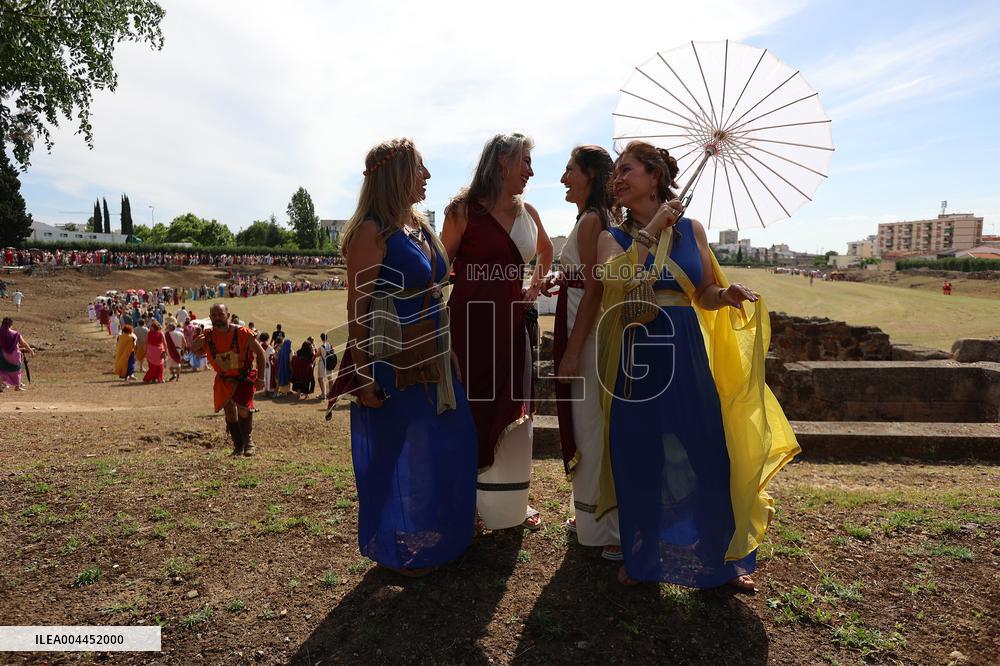 Roman Chariot Race During Emerita Lvdica - Spain