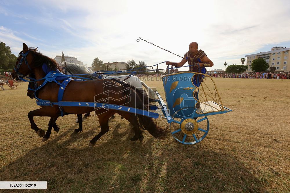 Roman Chariot Race During Emerita Lvdica - Spain