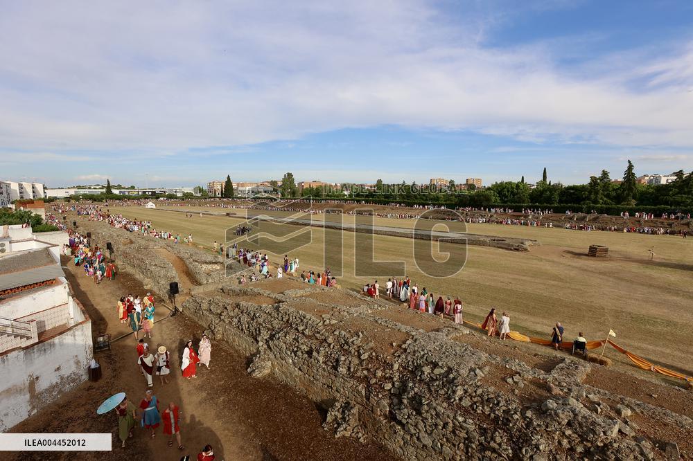 Roman Chariot Race During Emerita Lvdica - Spain