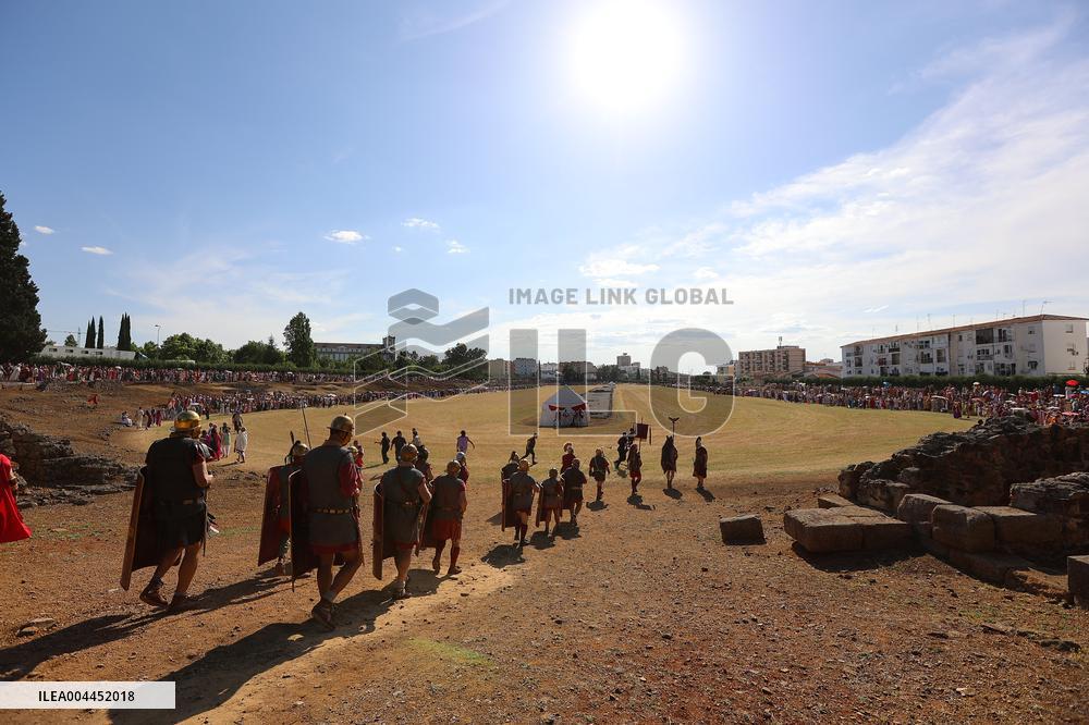 Roman Chariot Race During Emerita Lvdica - Spain