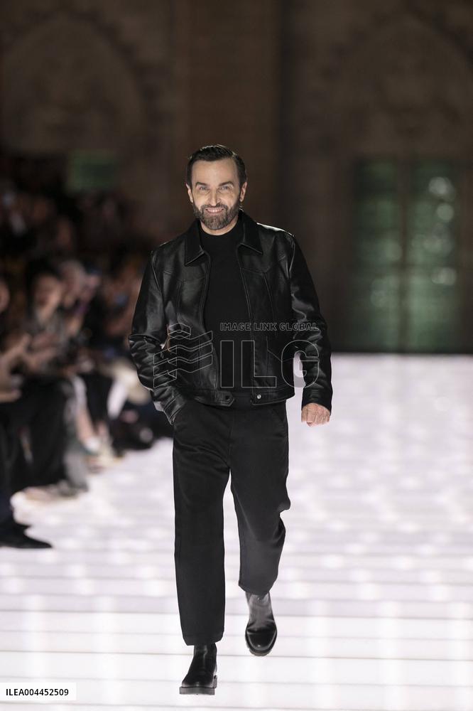 Louis Vuitton Cruise 2026 Runway - Avignon