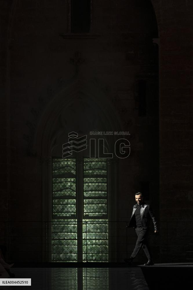 Louis Vuitton Cruise 2026 Runway - Avignon