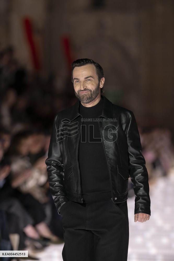 Louis Vuitton Cruise 2026 Runway - Avignon