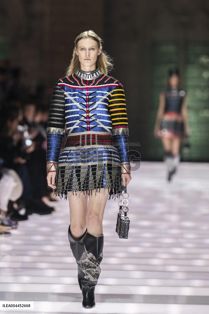 Louis Vuitton Cruise 2026 Runway - Avignon