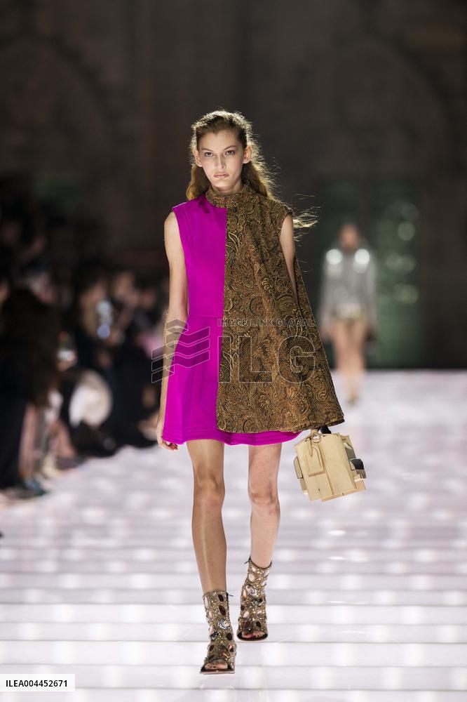 Louis Vuitton Cruise 2026 Runway - Avignon