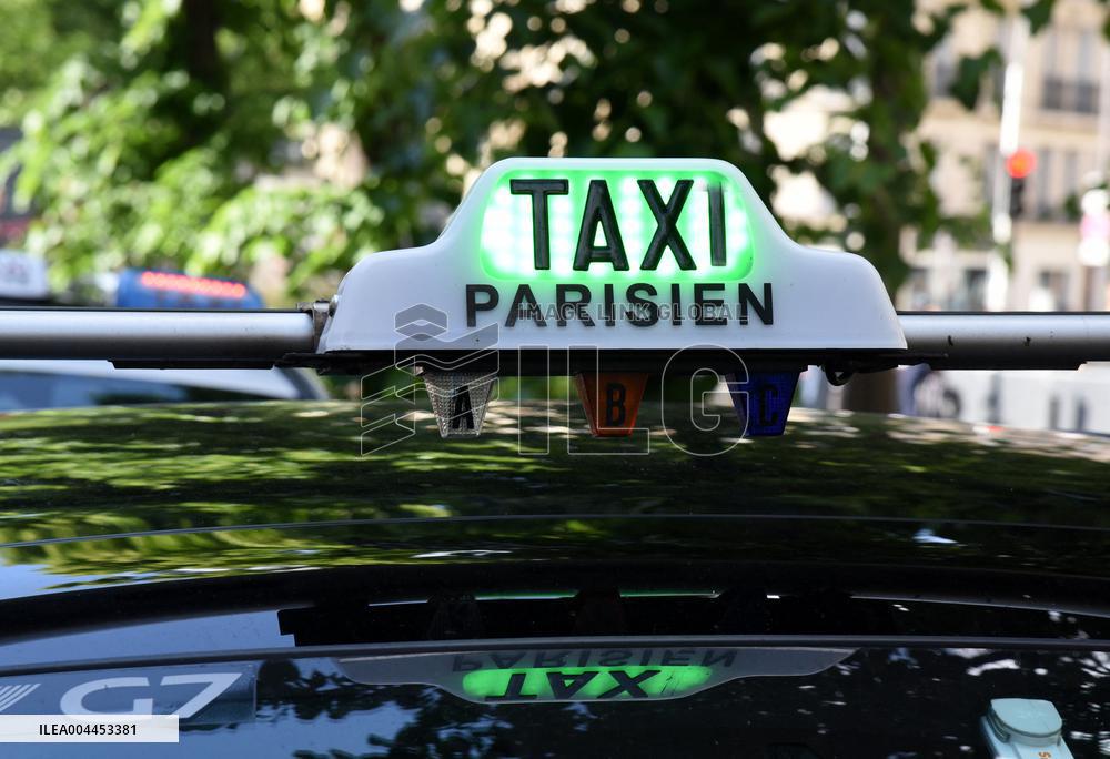 Fourth Day of Taxis Protest - Paris