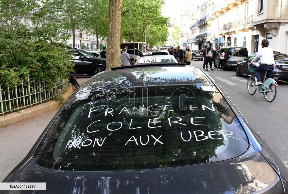 Fourth Day of Taxis Protest - Paris