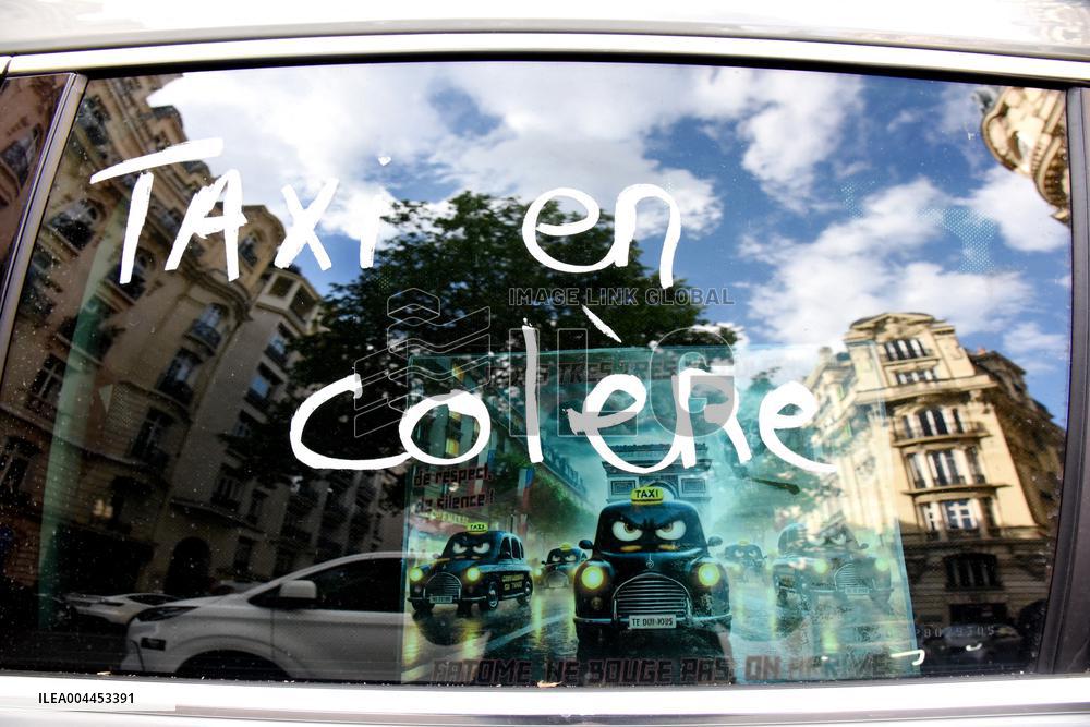 Fourth Day of Taxis Protest - Paris