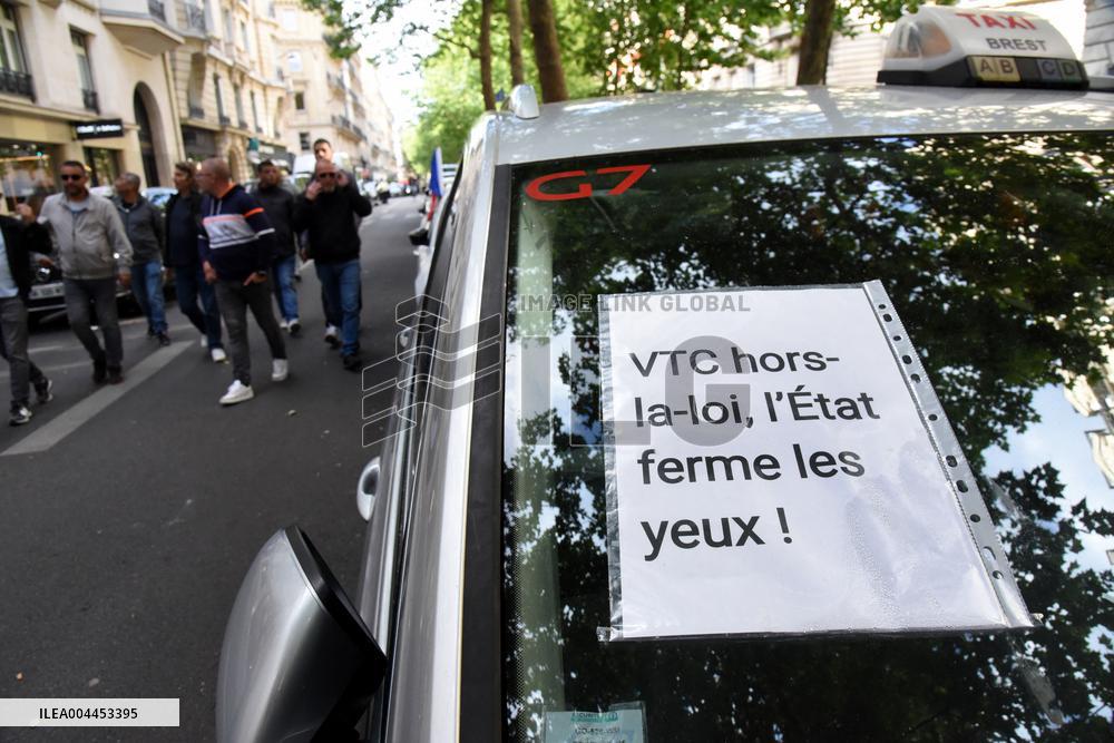 Fourth Day of Taxis Protest - Paris