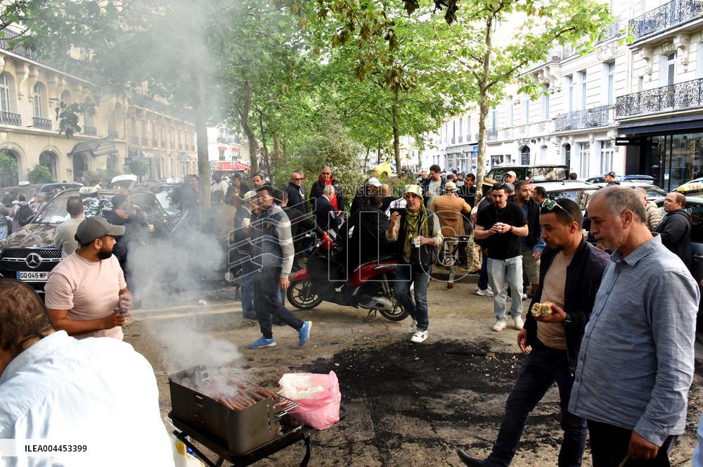 Fourth Day of Taxis Protest - Paris