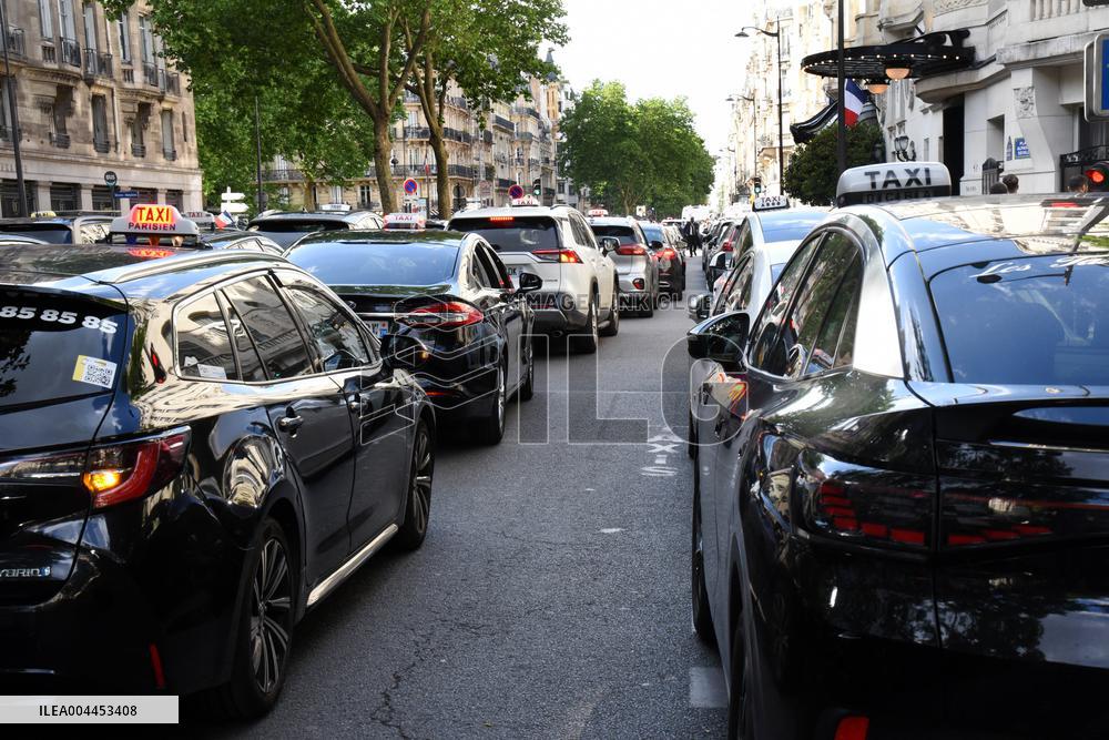 Fourth Day of Taxis Protest - Paris