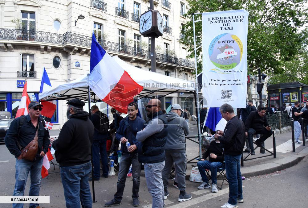 Fourth Day of Taxis Protest - Paris
