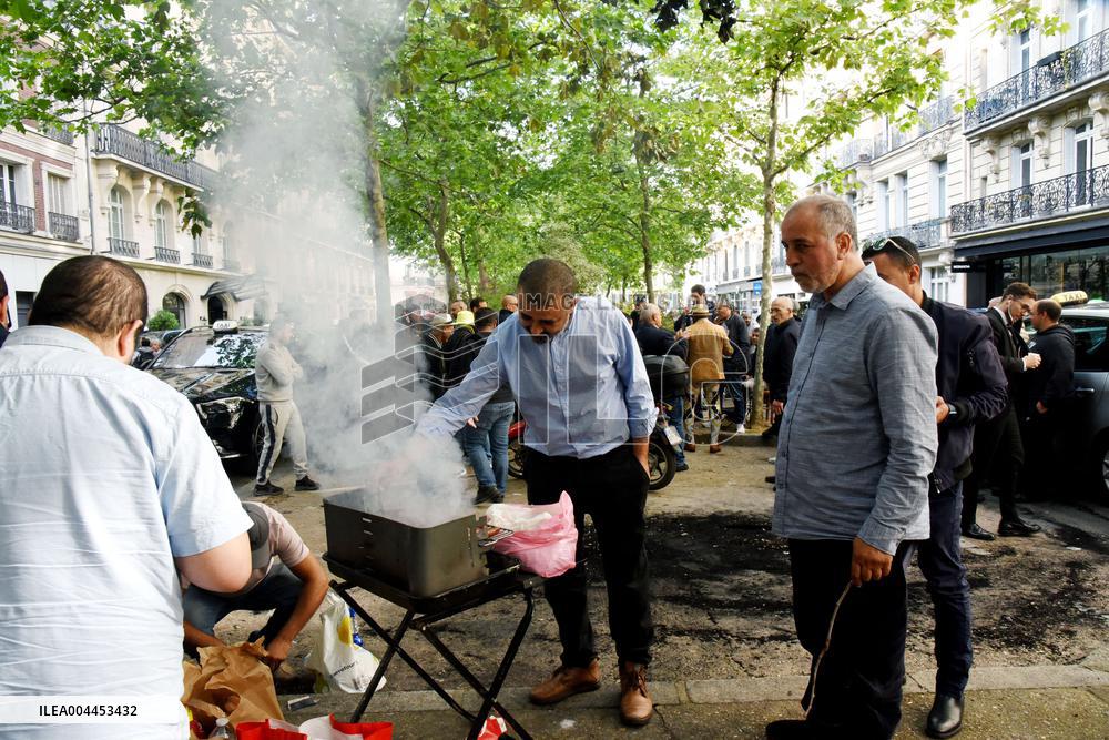Fourth Day of Taxis Protest - Paris