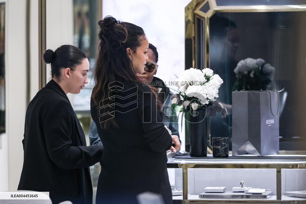 Cannes - Pregnant Rihanna Shopping at Boutique Messika