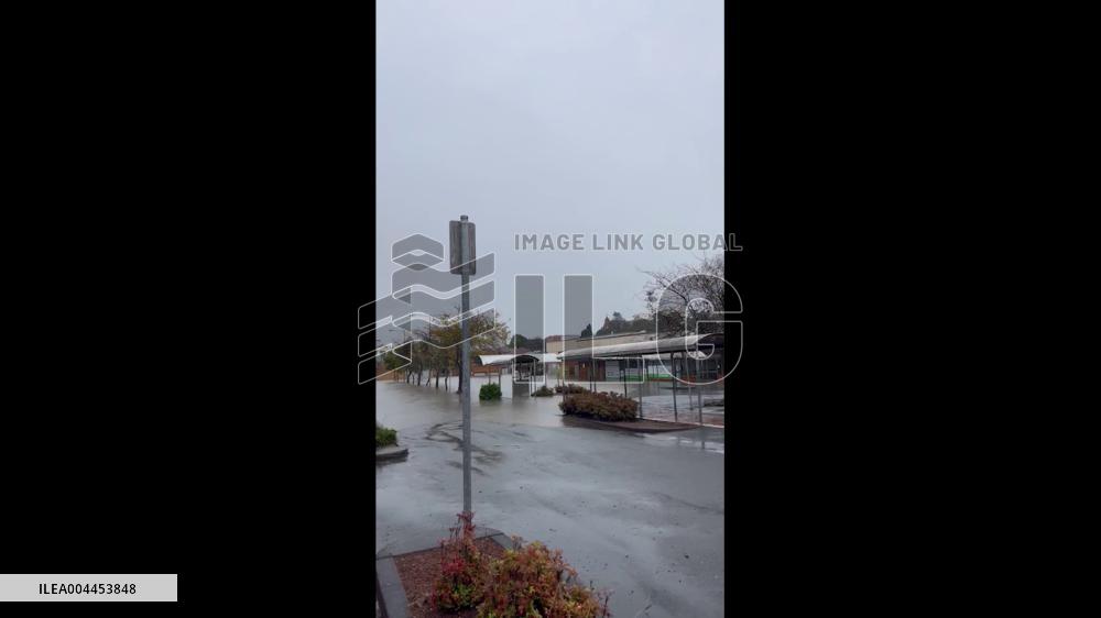 Australia: Record Flooding in NSW Submerges Streets in Taree