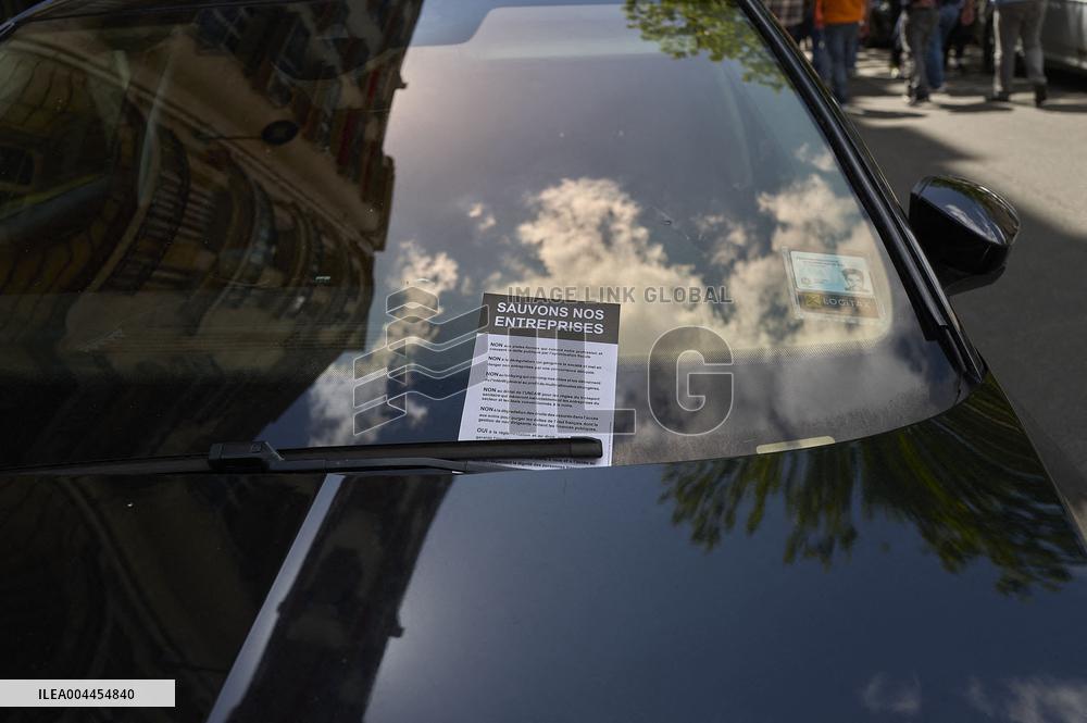 Taxi Drivers Protest Against Patient Transport Reforms in Paris