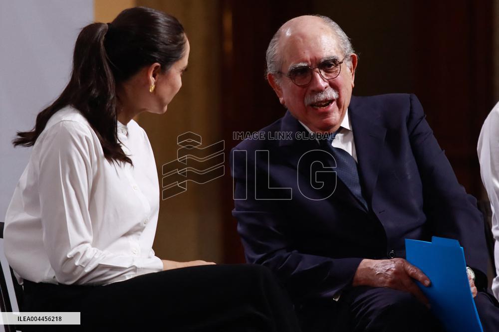 President Claudia Sheinbaum Holds Briefing - Mexico