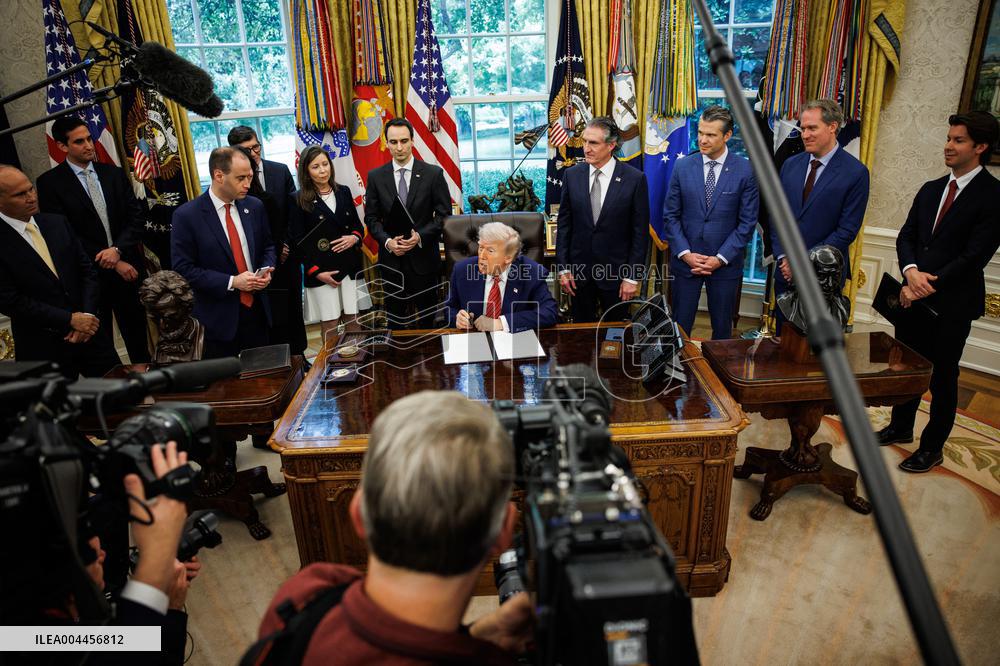 DC: President Trump Signs Executive Orders on Nuclear Energy at the White House