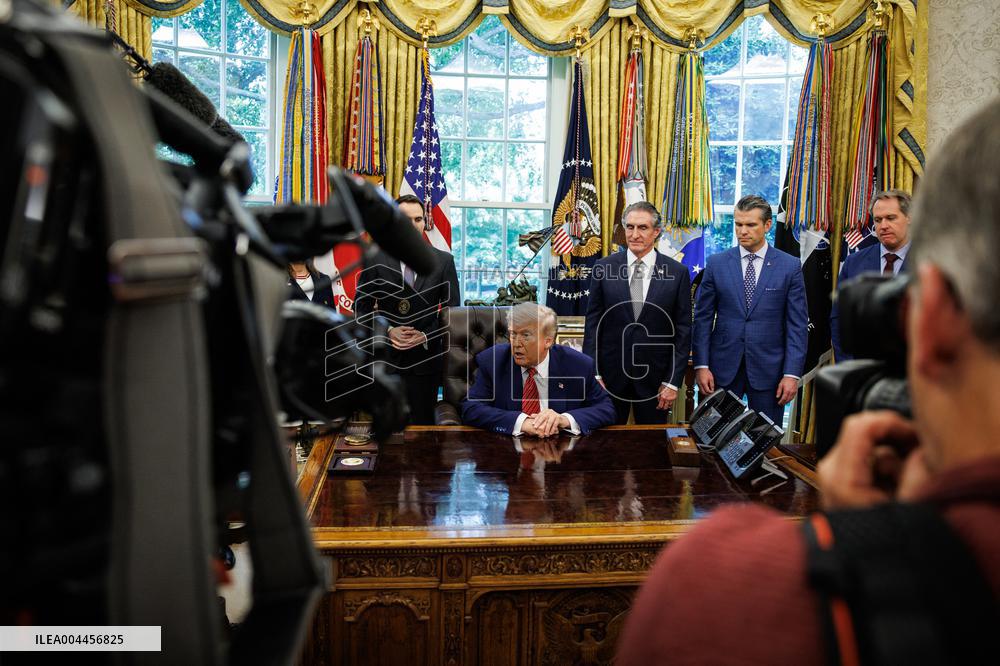 DC: President Trump Signs Executive Orders on Nuclear Energy at the White House