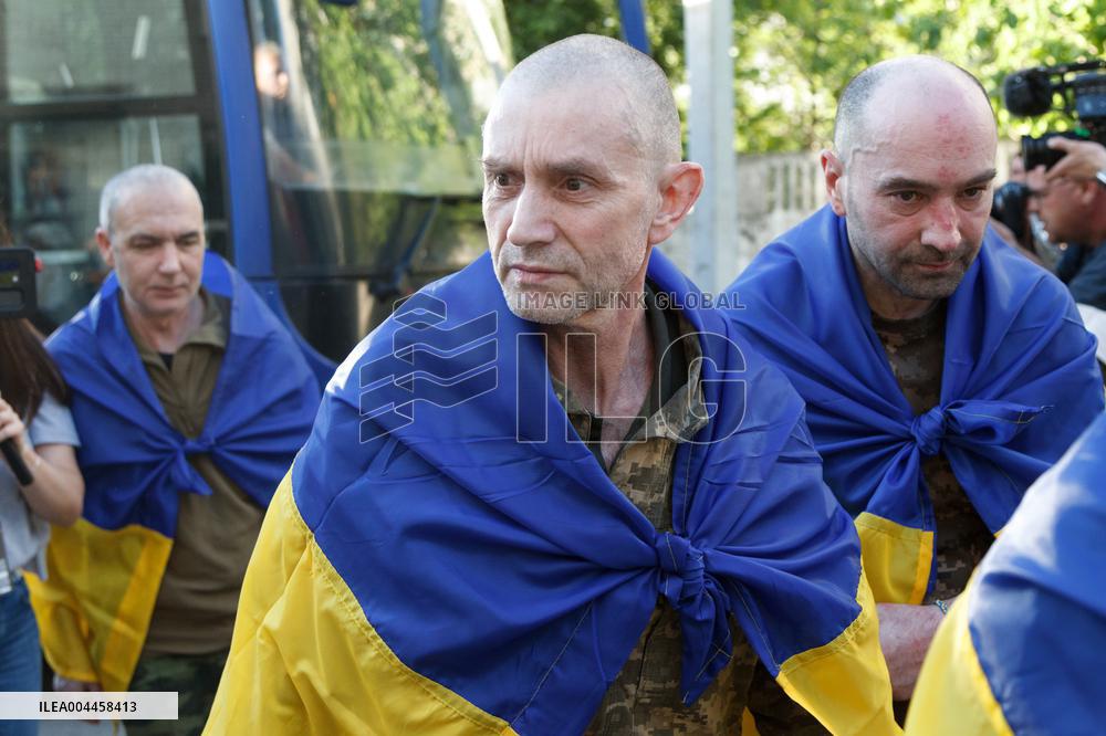 390 prisoners returned to Ukraine from Russia as part of first part of 1000 for 1000 exchange