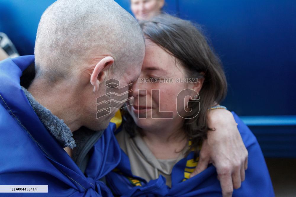 390 prisoners returned to Ukraine from Russia as part of first part of 1000 for 1000 exchange