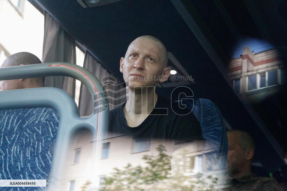 390 prisoners returned to Ukraine from Russia as part of first part of 1000 for 1000 exchange