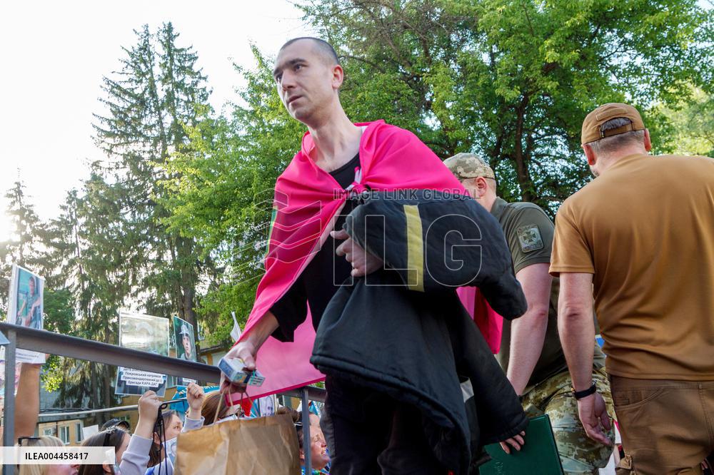 390 prisoners returned to Ukraine from Russia as part of first part of 1000 for 1000 exchange