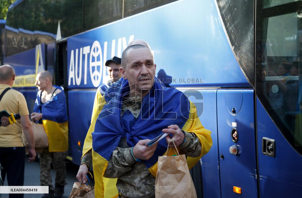 390 prisoners returned to Ukraine from Russia as part of first part of 1000 for 1000 exchange