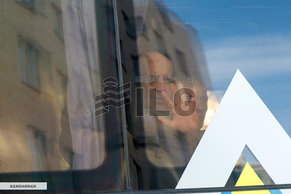 390 prisoners returned to Ukraine from Russia as part of first part of 1000 for 1000 exchange