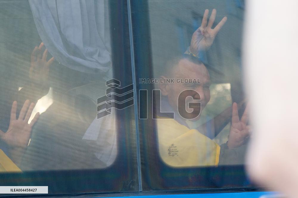 390 prisoners returned to Ukraine from Russia as part of first part of 1000 for 1000 exchange