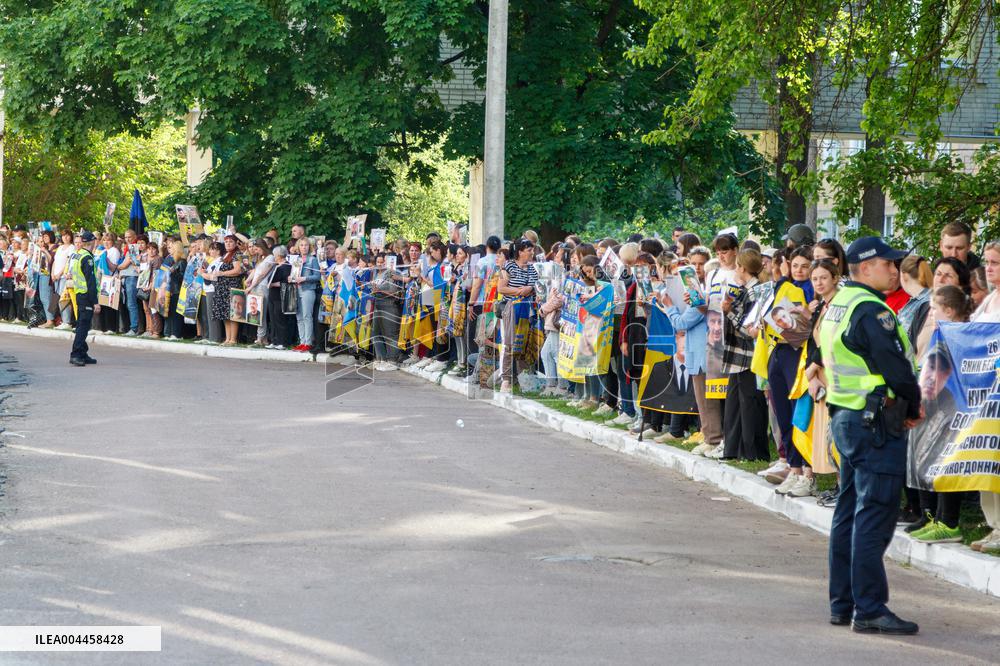 390 prisoners returned to Ukraine from Russia as part of first part of 1000 for 1000 exchange