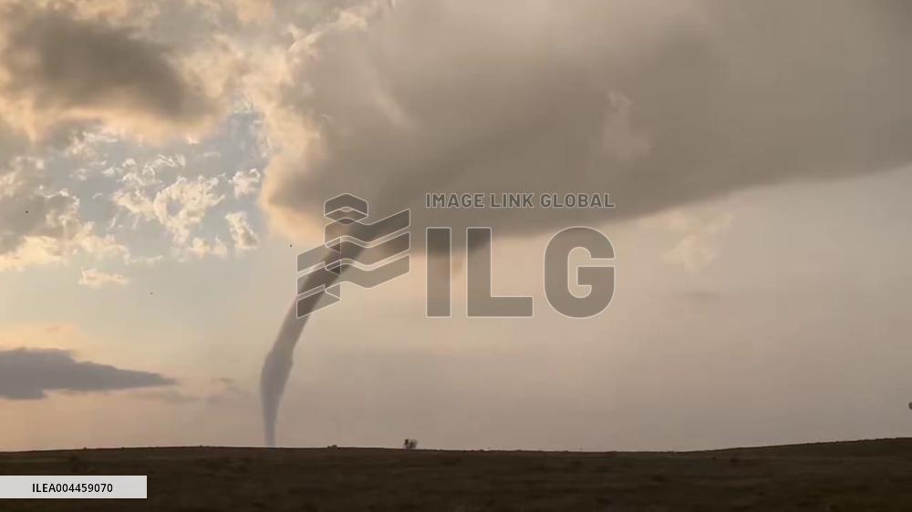 US: Confirmed Tornado Strikes Kit Carson, Colorado Amid Severe Storm