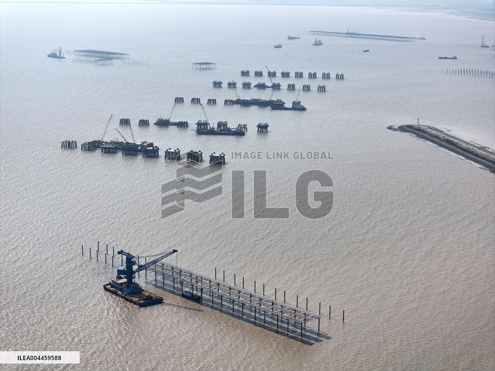 China Nuclear Tianwan Tidal Flat PV Construction