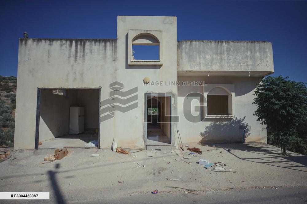 Three Brothers Held In Military Operation - West Bank