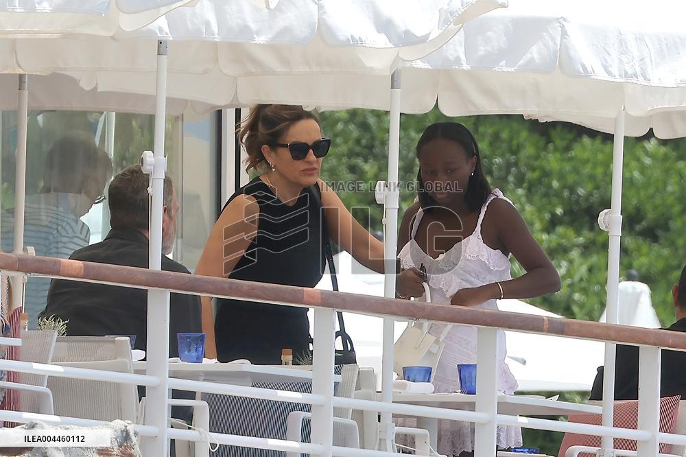 Cannes - Mariska Hargitay with her Family at Eden ROC